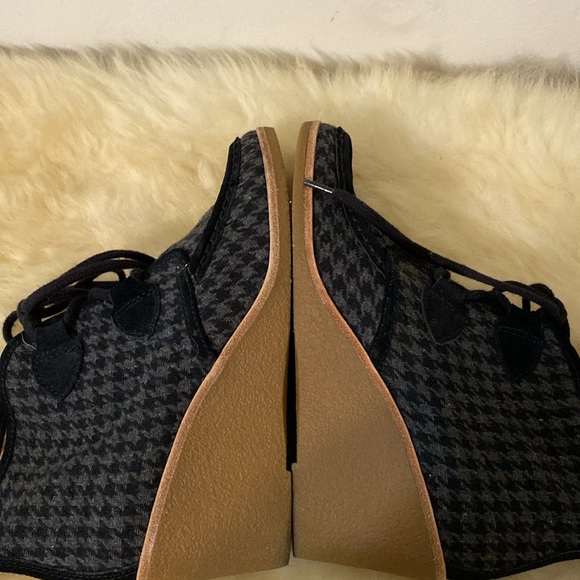 G. H. Bass Houndstooth Cloth and Suede Leather Wedge Moccasin Loafer size 8 - Picture 8 of 13